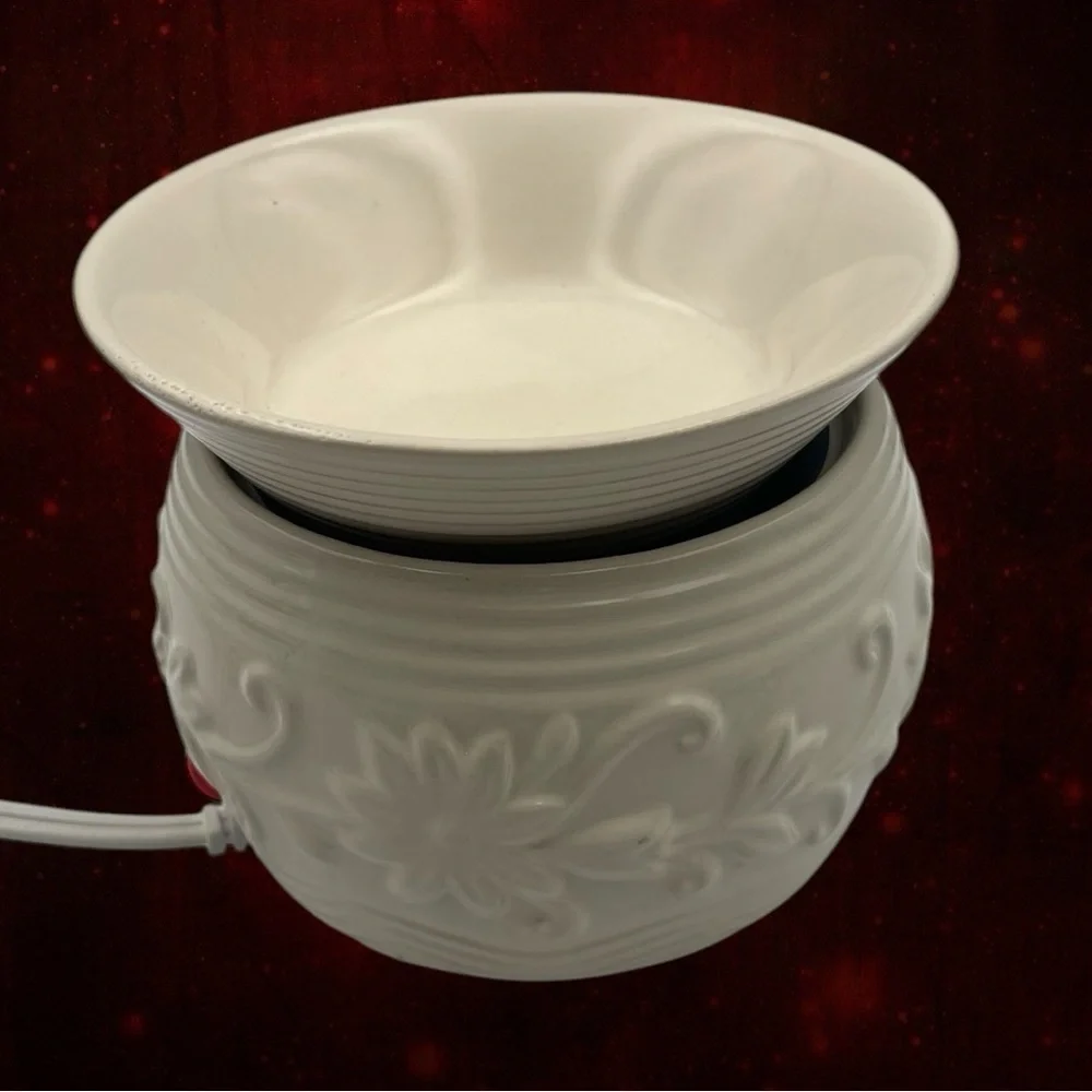 Ivory Yankee Candle Ceramic Wax Warmer, Electric Warming Plate Tart Warmer